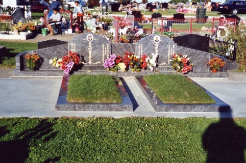 ws asian  GRAVE SURROUNDS .jpg